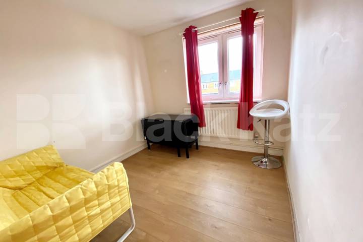 Superbly located duplex apartment in SE1  Burbage Close , Borough/London Bridge